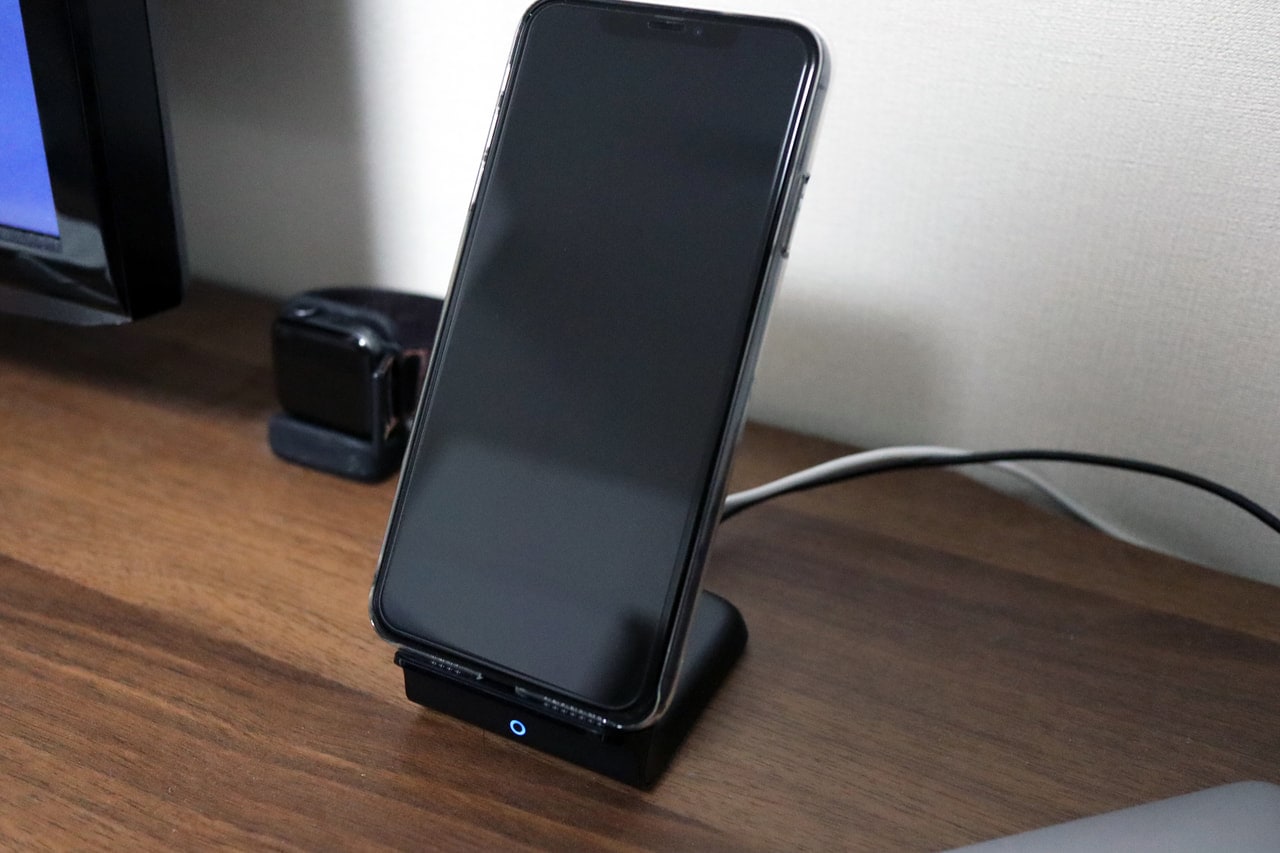 レビュー】iPhoneを乗せるだけ！Anker PowerWave 7.5 Standでワイヤレス充電 - misclog（ミスクログ）