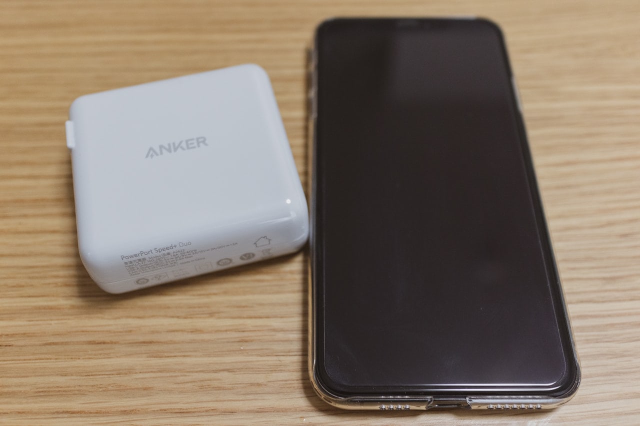 Anker PowerPort Speed+ DuoでiPhone XS Maxを充電