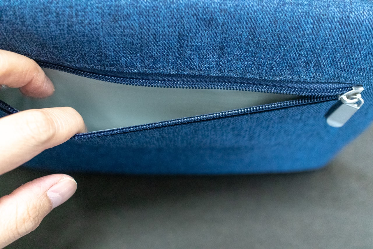 iPad Pro 11インチ用おすすめバッグインバッグ「Inateck スリーブケース」の背面はマチが浅い
