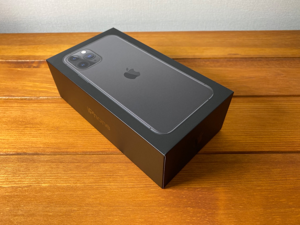 iPhone 11 Proの箱は黒い