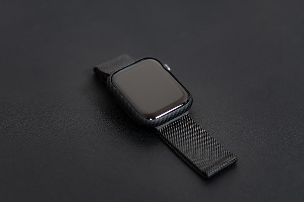 PITAKA Air Case for Apple Watchとサードパーティーのミラネーゼループ